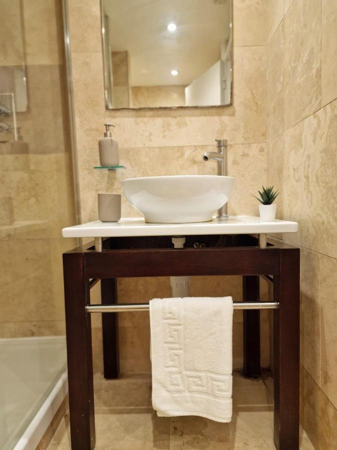 3 Bedrooms Flat Near Russell Square London Exterior foto